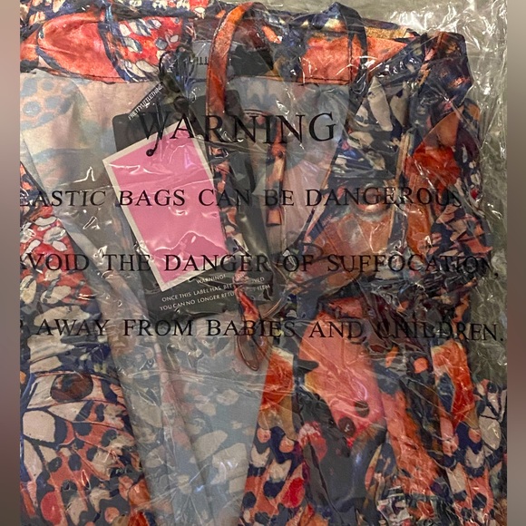 PLT BUTTERFLY PRINT SATIN DRESS - Picture 7 of 7